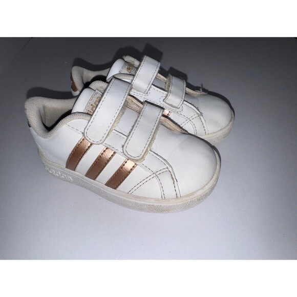 Adidas toddler size 7 - Picture 1 of 8